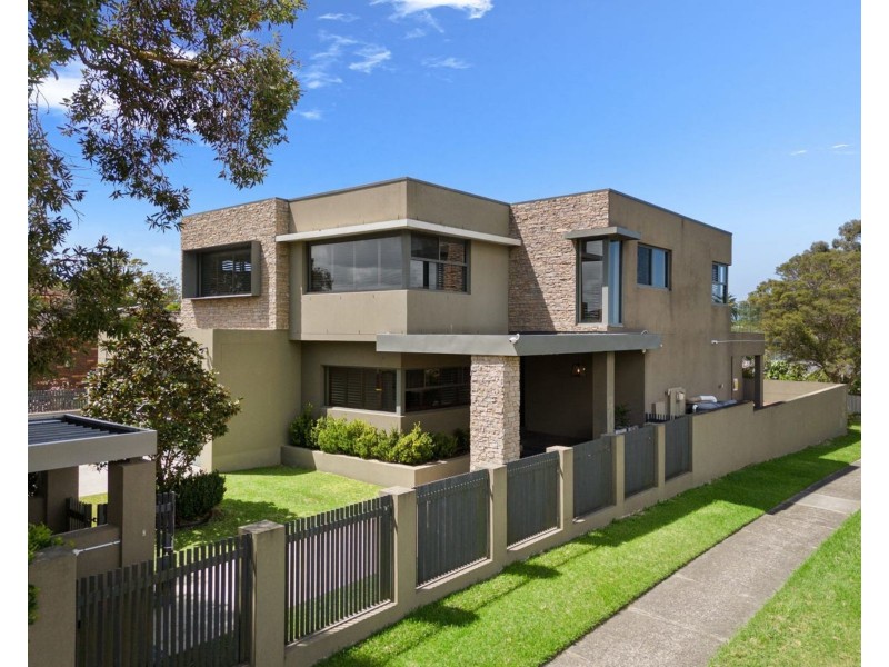 122 Connells Point Road, Connells Point NSW 2221