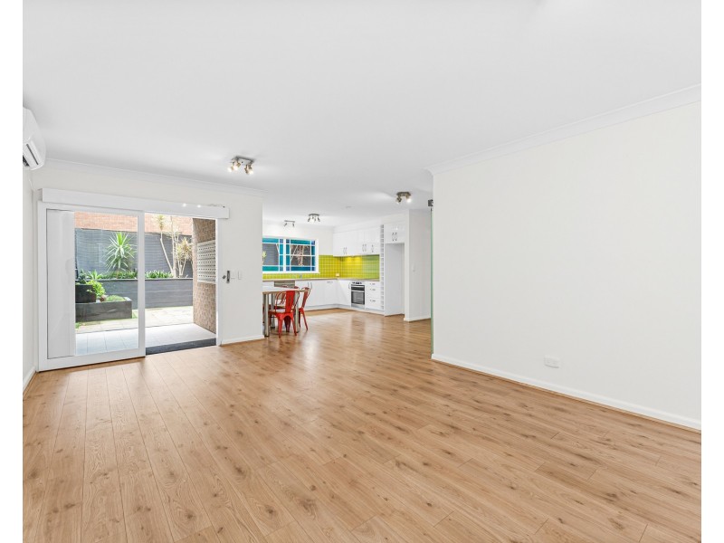 2/15 Taylor Close, Miranda NSW 2228