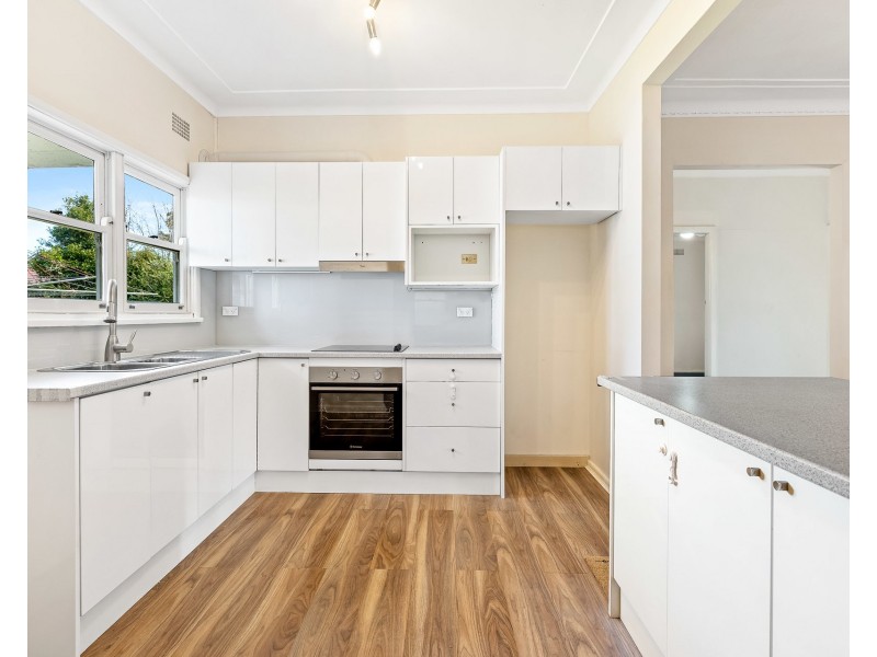 29 Caledonia Street, Peakhurst NSW 2210