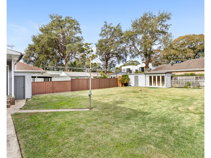 29 Caledonia Street, Peakhurst NSW 2210