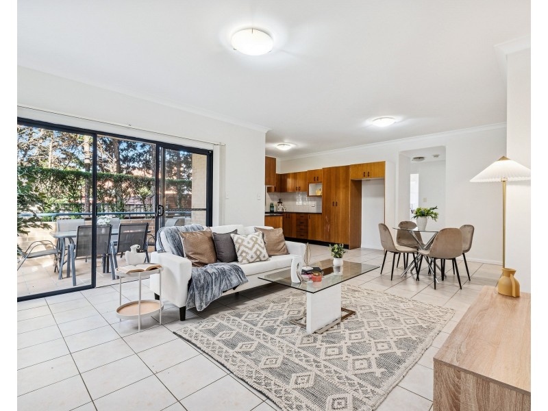 2/15 Wycombe Avenue, Monterey NSW 2217