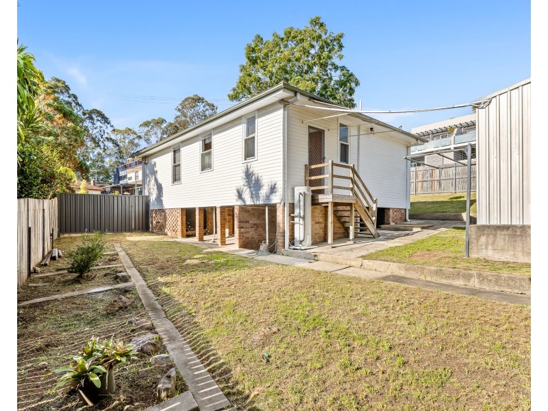 5 Hugh Avenue, Peakhurst NSW 2210