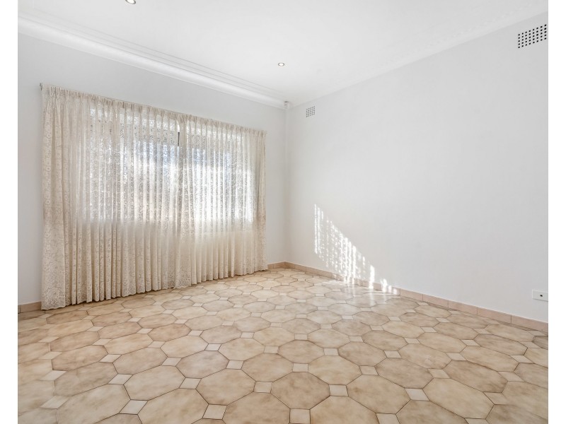 39 Margaret Street, Kingsgrove NSW 2208