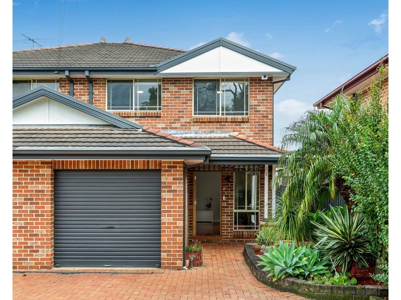 2/674a Henry Lawson Drive, East Hills NSW 2213