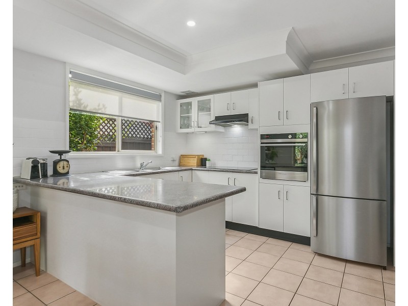 2/674a Henry Lawson Drive, East Hills NSW 2213