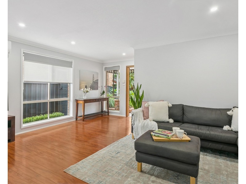 2/674a Henry Lawson Drive, East Hills NSW 2213