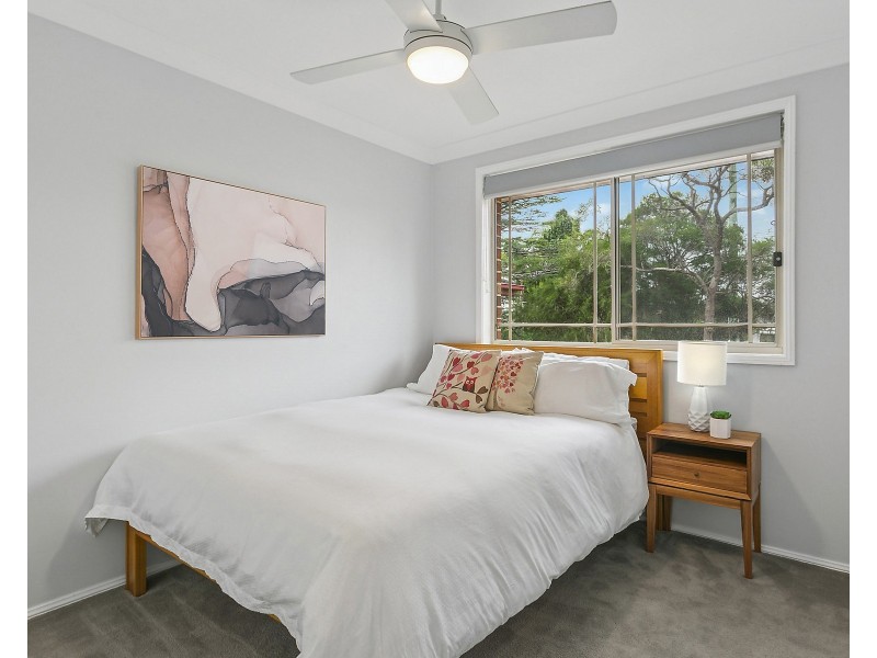 2/674a Henry Lawson Drive, East Hills NSW 2213