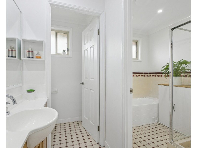 2/674a Henry Lawson Drive, East Hills NSW 2213