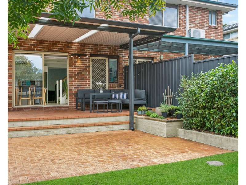 2/674a Henry Lawson Drive, East Hills NSW 2213