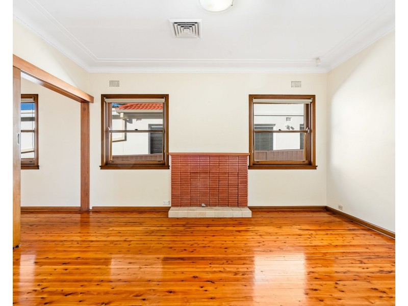 2 Booragul Street, Beverly Hills NSW 2209