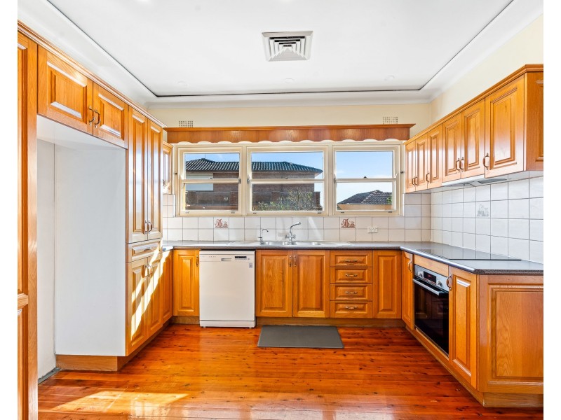 2 Booragul Street, Beverly Hills NSW 2209