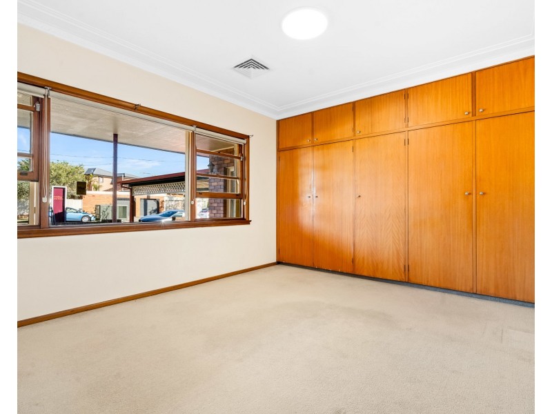 2 Booragul Street, Beverly Hills NSW 2209