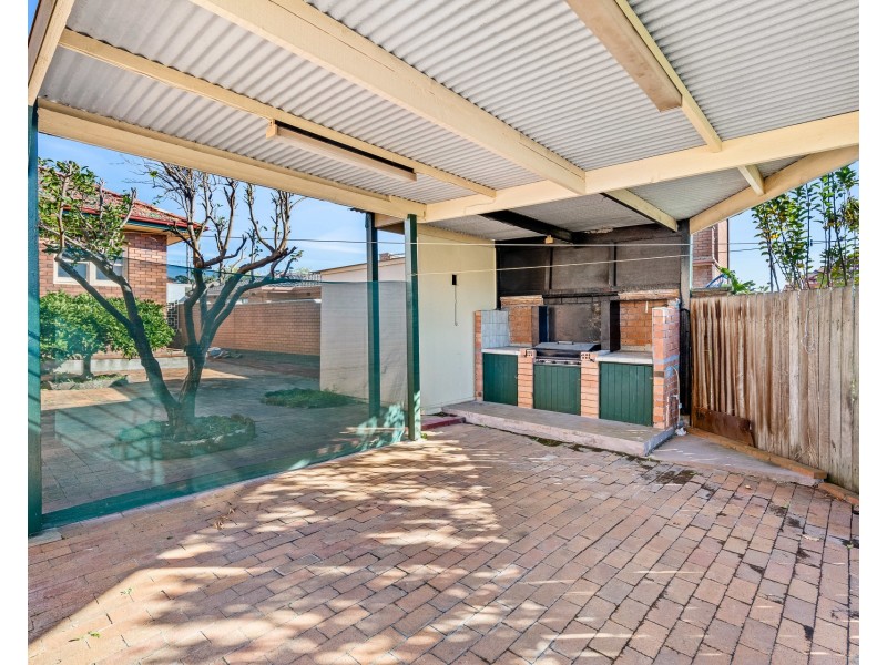 2 Booragul Street, Beverly Hills NSW 2209