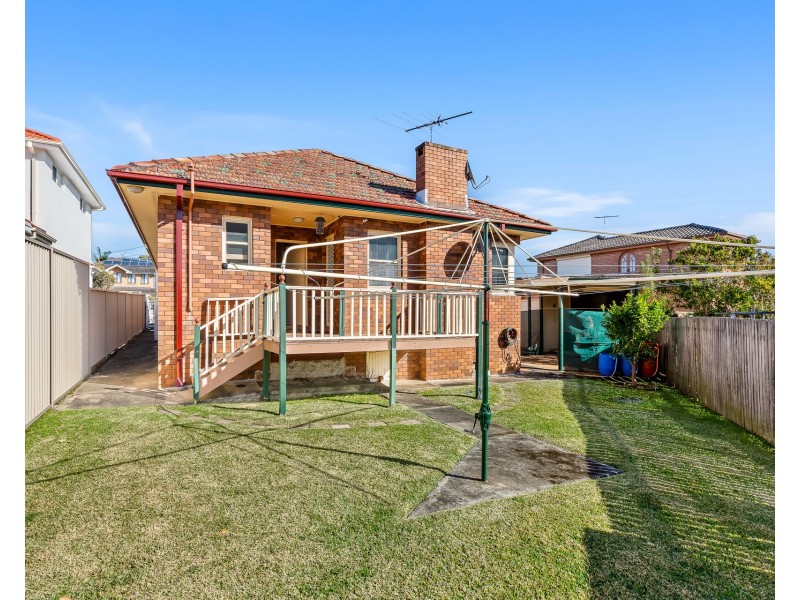 2 Booragul Street, Beverly Hills NSW 2209