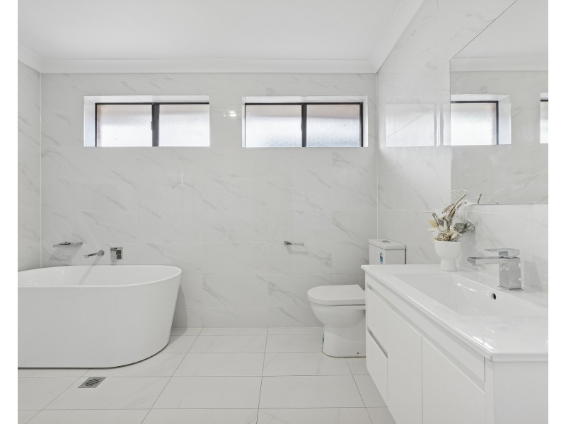 31 Amiens Avenue, Milperra NSW 2214