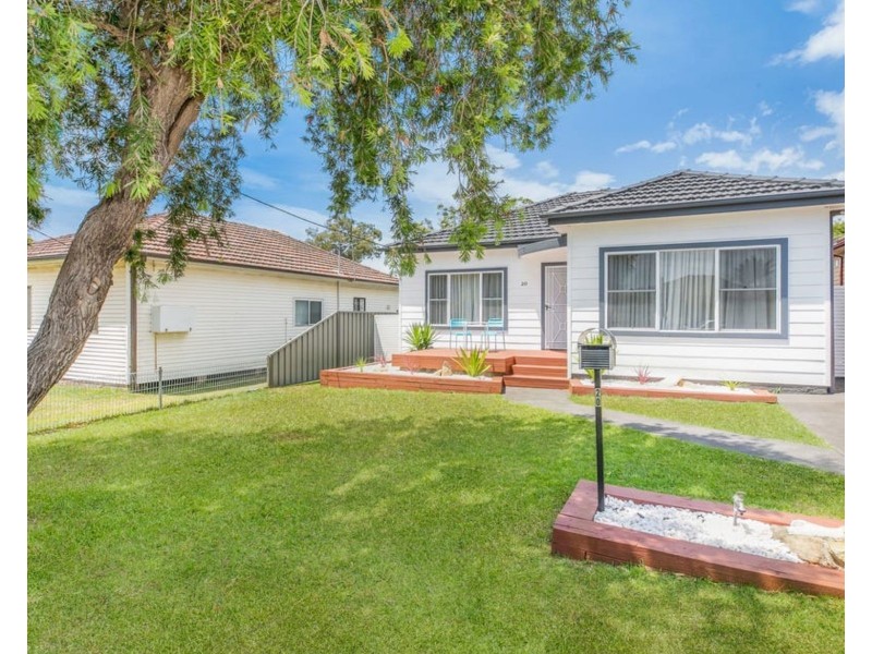 20 Tea Gardens Avenue, Kirrawee NSW 2232