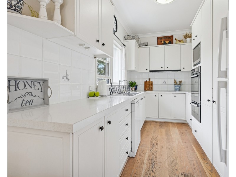 13 Linden Crescent, Lugarno NSW 2210