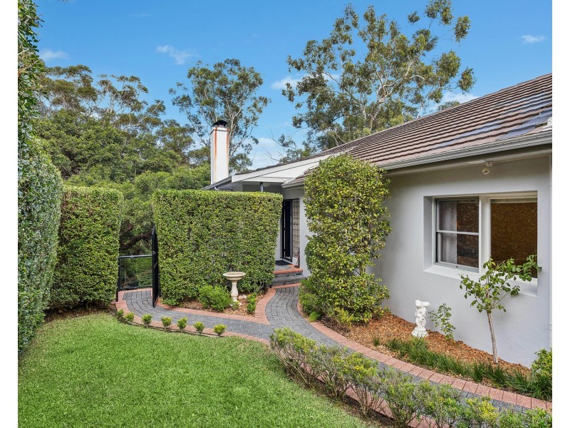 13 Linden Crescent, Lugarno NSW 2210