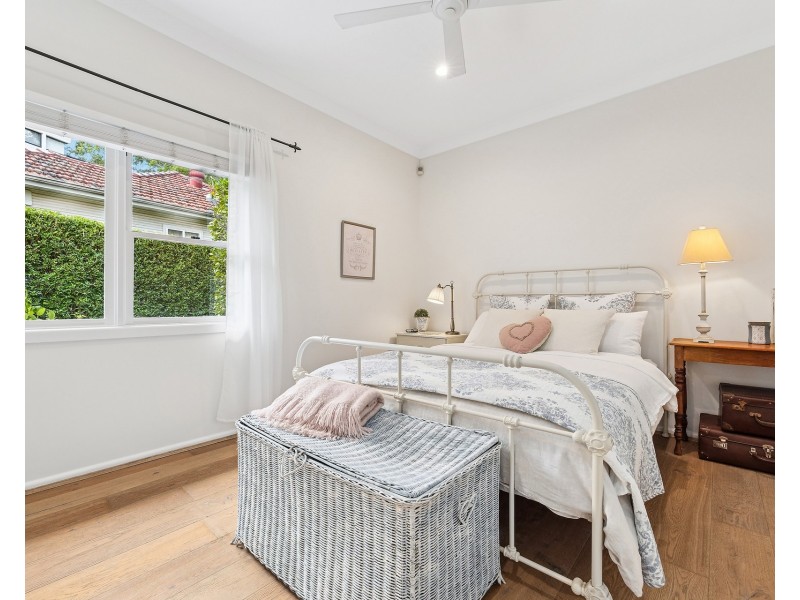 13 Linden Crescent, Lugarno NSW 2210