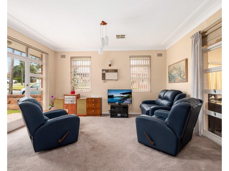 45 Burns Road, Picnic Point NSW 2213