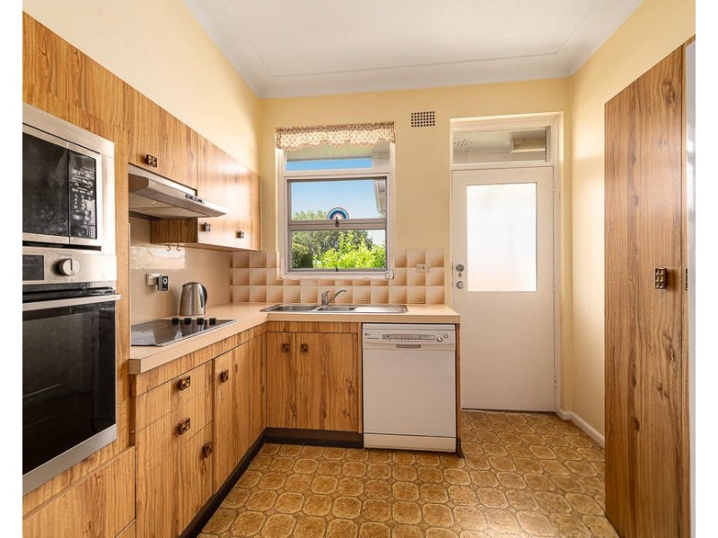 45 Burns Road, Picnic Point NSW 2213