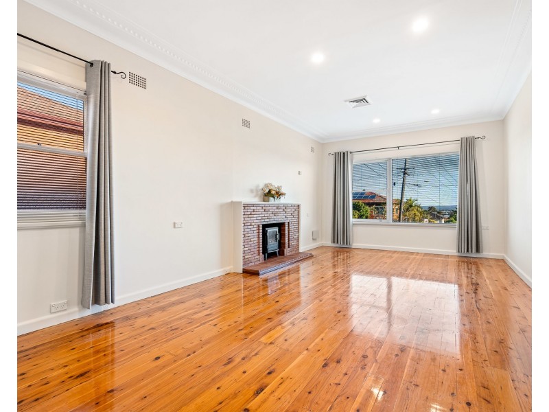 10  Bellevue Avenue, Georges Hall NSW 2198