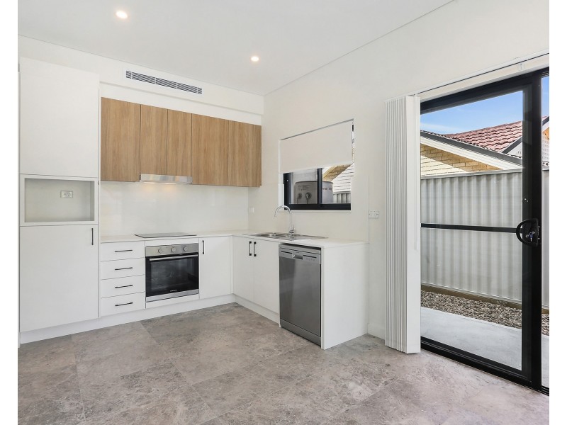 4/6 Canberra Road, Sylvania NSW 2224