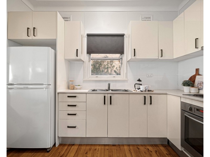 10 Carruthers Drive, Dolls Point NSW 2219