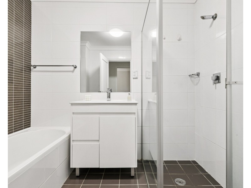 4/74-76 Hampton Court Road, Carlton NSW 2218