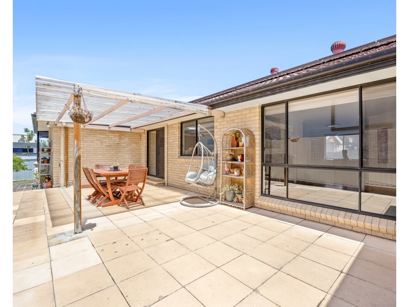 8 Canberra Road, Sylvania NSW 2224