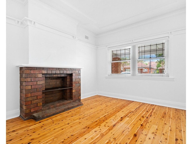 118  Caroline Street, Kingsgrove NSW 2208