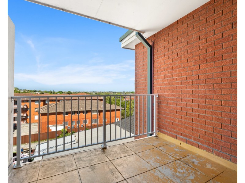 11/17 Phillip Street, Roselands NSW 2196