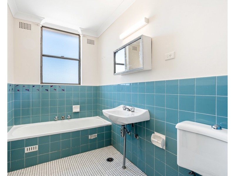11/17 Phillip Street, Roselands NSW 2196