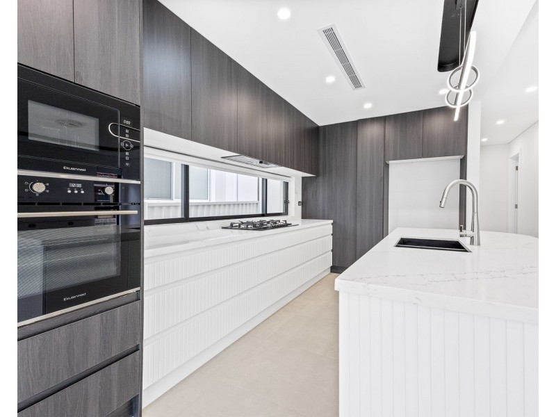 30 Caloola Crescent, Beverly Hills NSW 2209