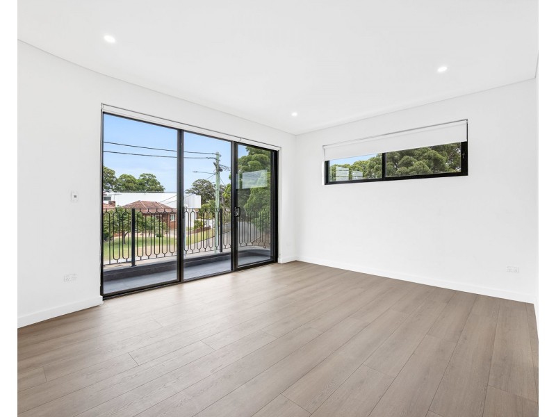 30 Caloola Crescent, Beverly Hills NSW 2209