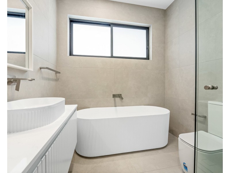 30 Caloola Crescent, Beverly Hills NSW 2209