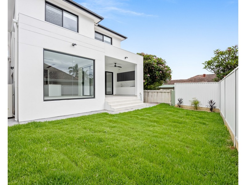 30 Caloola Crescent, Beverly Hills NSW 2209