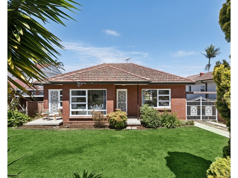 24 Lesley Crescent, Mortdale NSW 2223