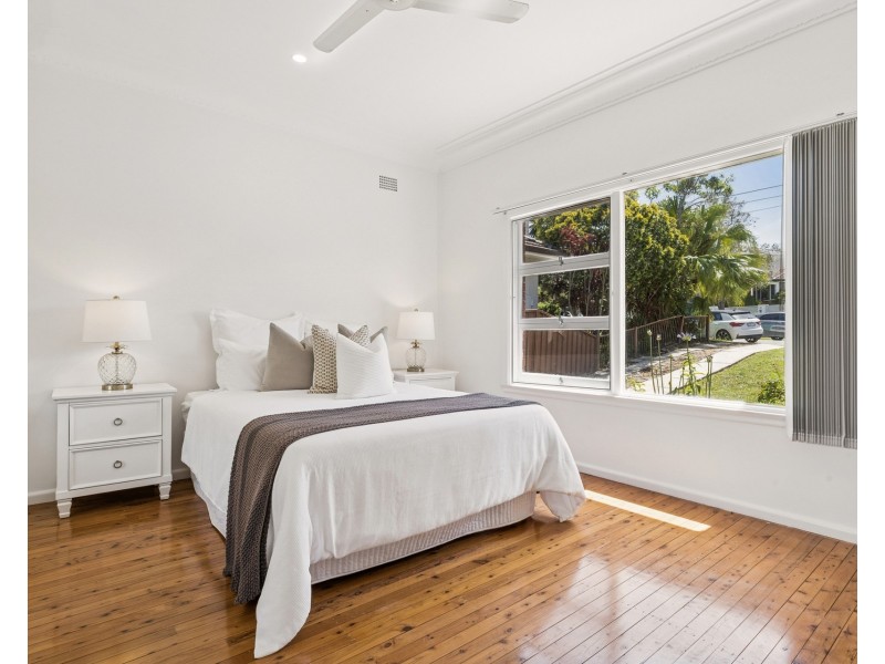 24 Lesley Crescent, Mortdale NSW 2223