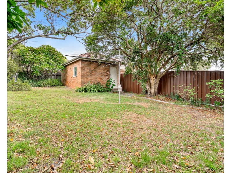 13 Beresford Avenue, Beverly Hills NSW 2209