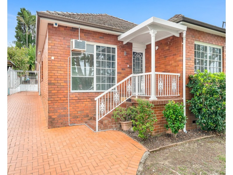 8 Warraroong Street, Beverly Hills NSW 2209