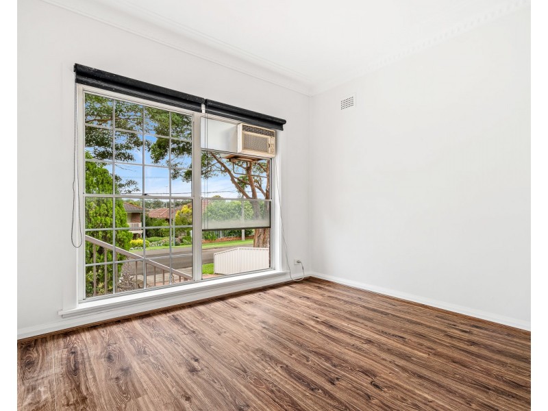 8 Warraroong Street, Beverly Hills NSW 2209