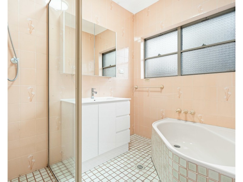 8 Warraroong Street, Beverly Hills NSW 2209