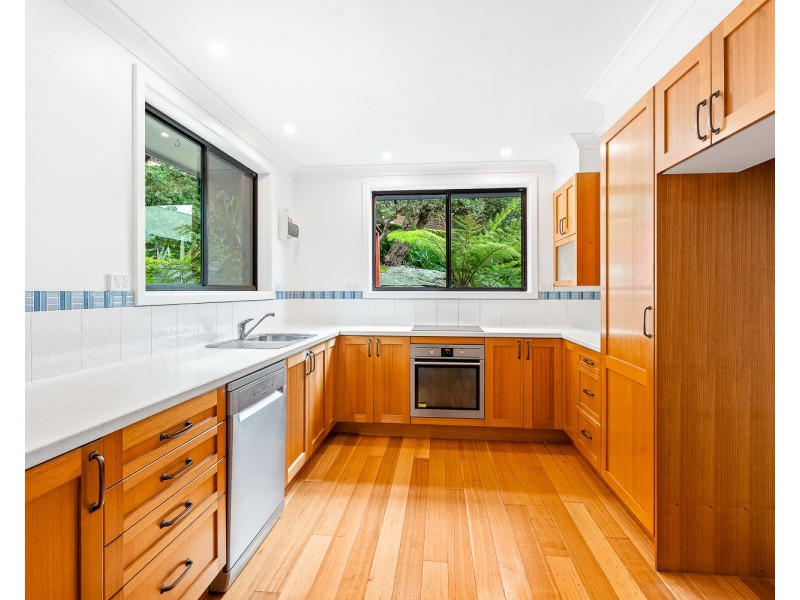 107 Blaxland Drive, Illawong NSW 2234