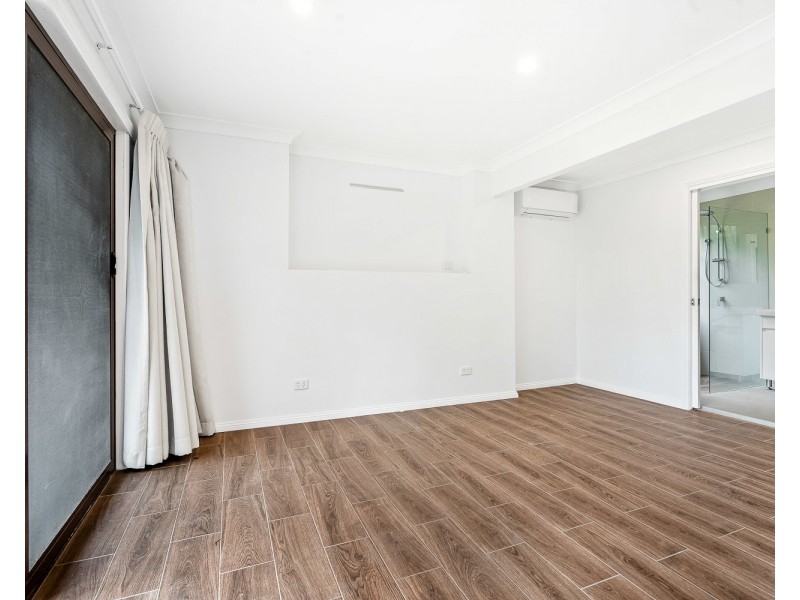 107 Blaxland Drive, Illawong NSW 2234