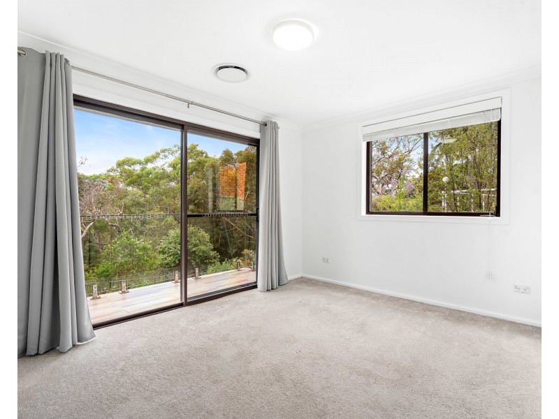 107 Blaxland Drive, Illawong NSW 2234