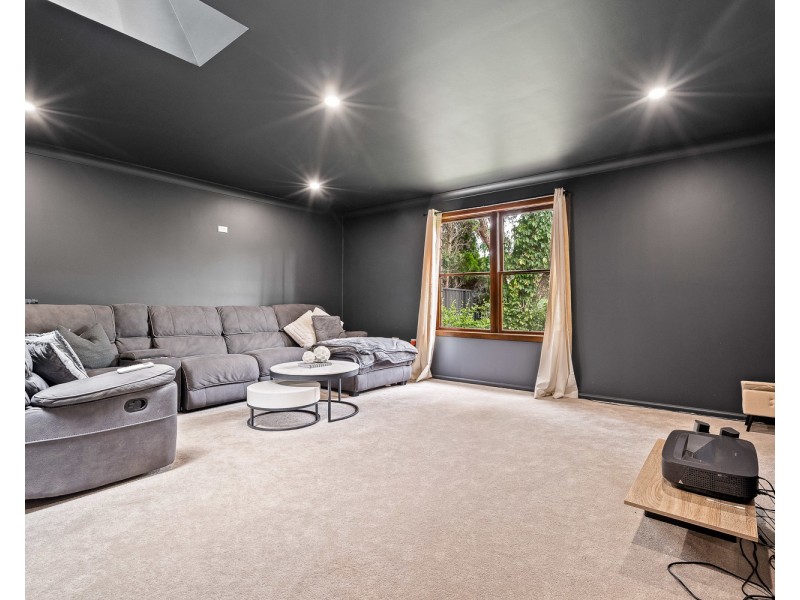 48 Leichardt Crescent, Sylvania NSW 2224