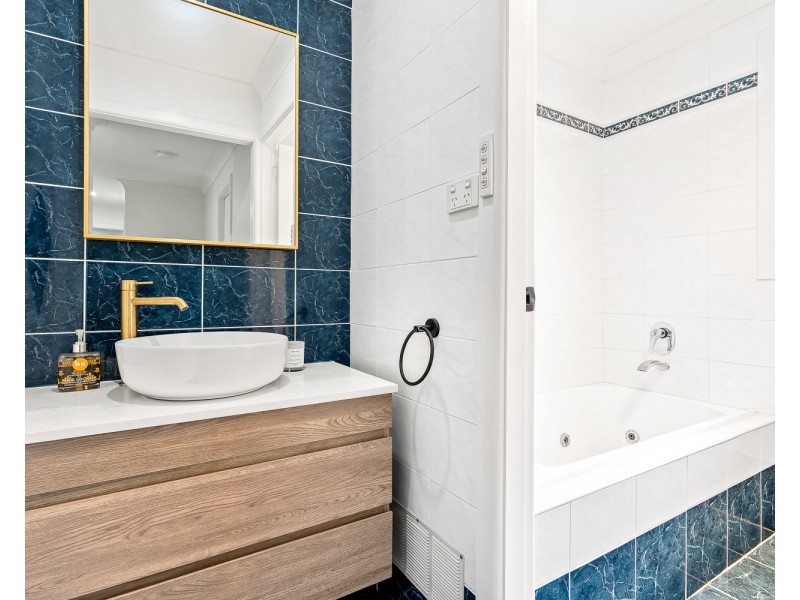 48 Leichardt Crescent, Sylvania NSW 2224