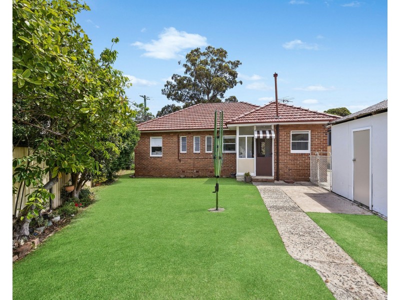 25 Simmons Road, Kingsgrove NSW 2208
