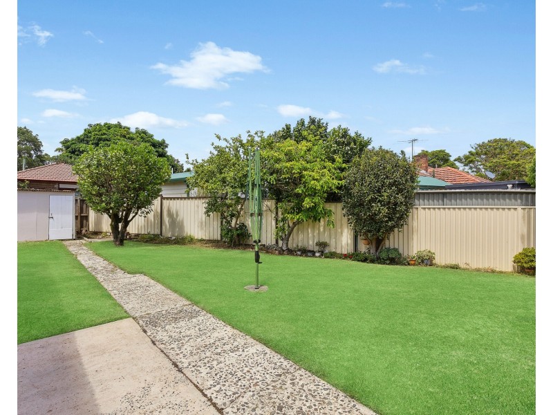 25 Simmons Road, Kingsgrove NSW 2208